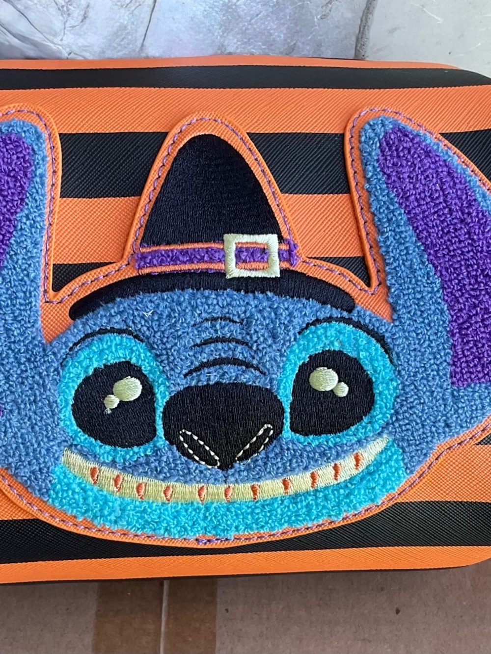 LOUNGEFLY DISNEY STITCH CROSSBODY NWT